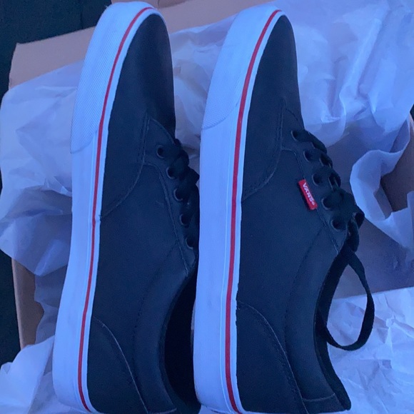 Vans - Picture 6 of 8